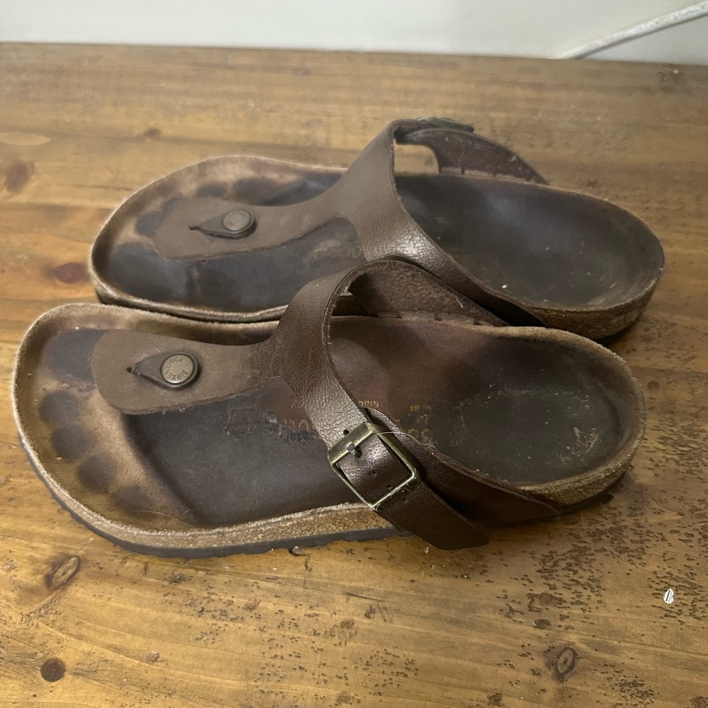 Women's Birkenstock Gizeh Light Borwn Leather Casual Slip On Sandals Sz 7.5